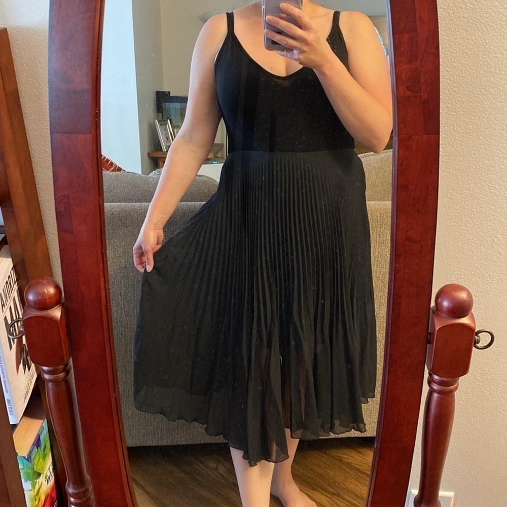 Sexy Pleated Skirt Midi Dress